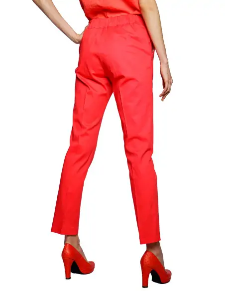 Pantalon rosu cu elastic la spate