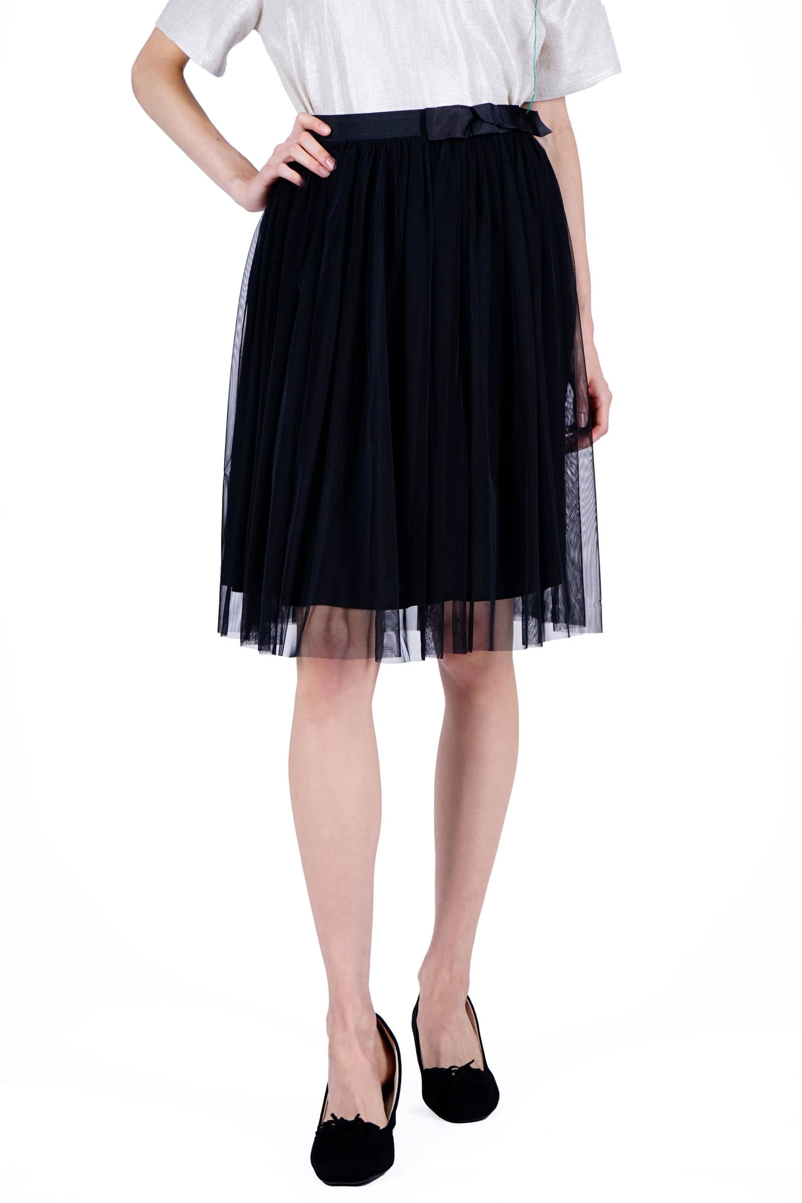 Short black tulle skirt